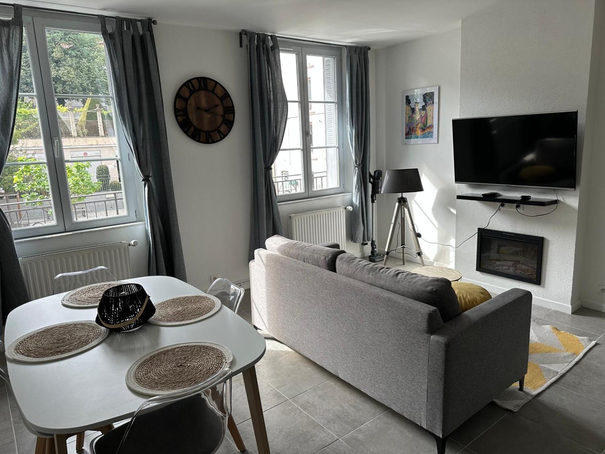 Appartement Avec Terrasse Au Puy Le Puy-en-Velay Ngoại thất bức ảnh
